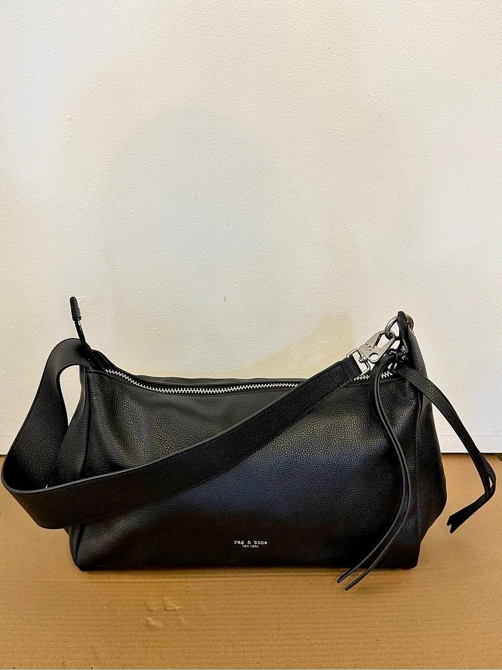 rag & bone Downtown Leather Shoulder Bag Leather Shoulder Bag in Black brand new